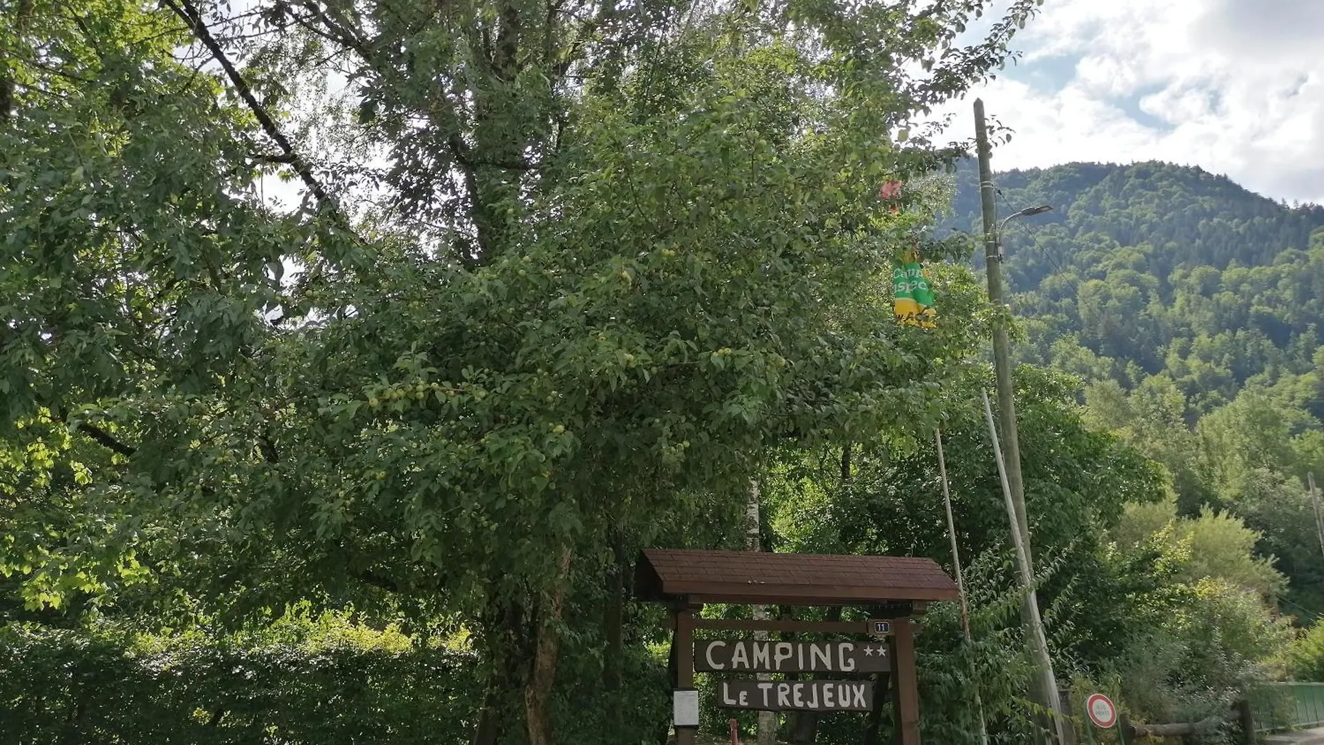 Camping Le Trejeux - Petit Chalet Thônes 0*,