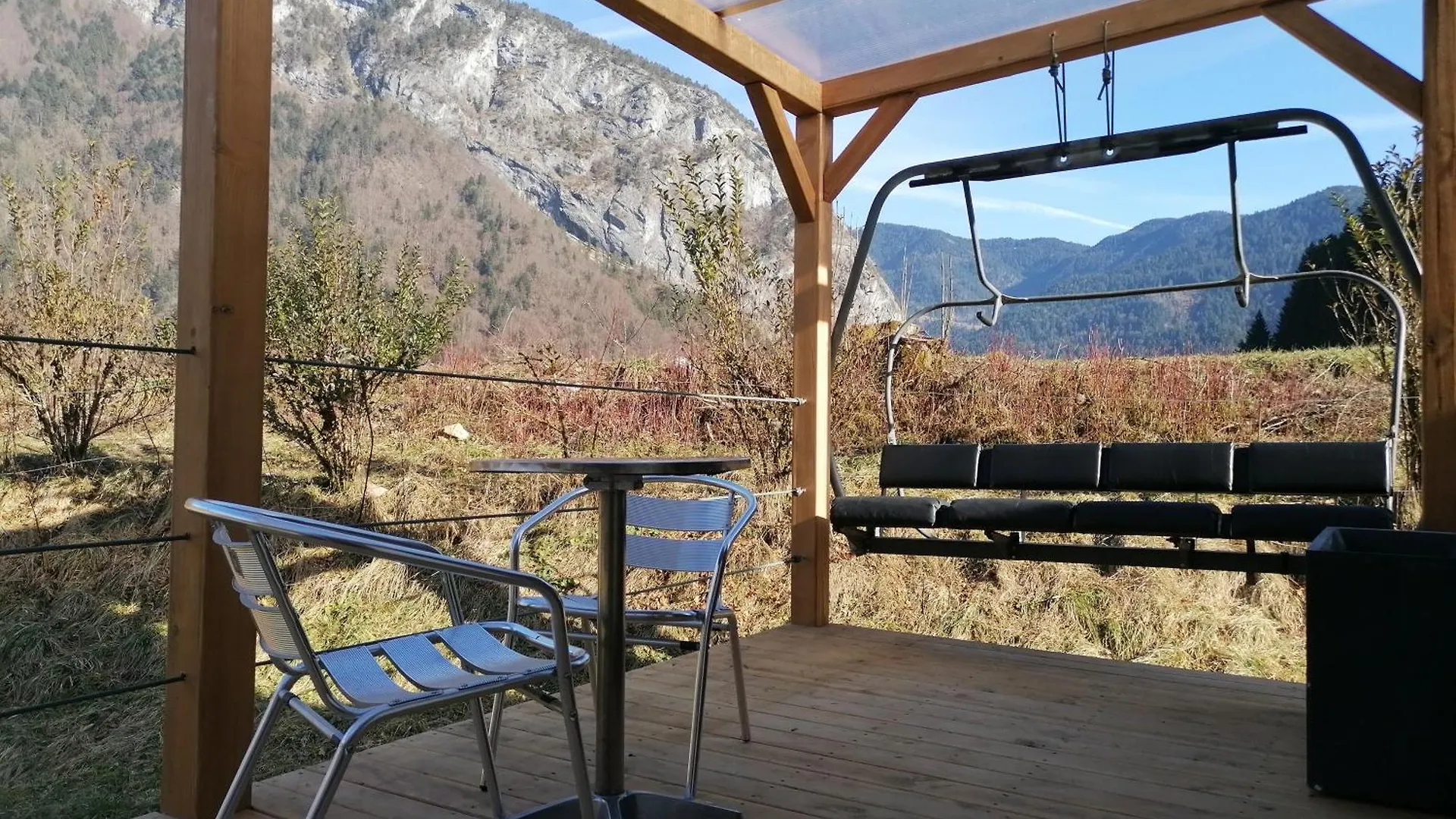 Camping Le Trejeux - Petit Chalet Thônes France